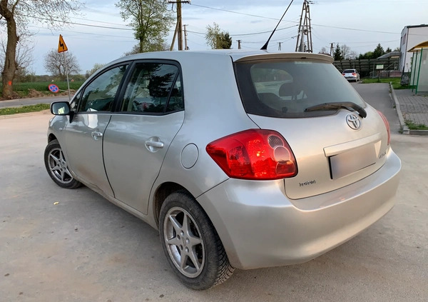 Toyota Auris cena 16800 przebieg: 206000, rok produkcji 2008 z Bierutów małe 37